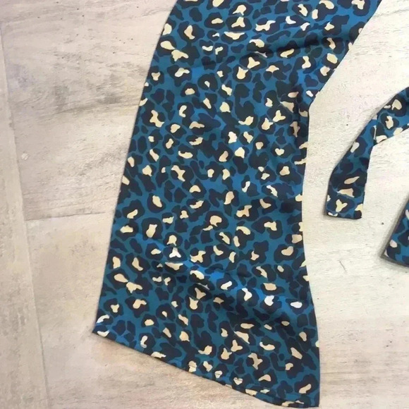 NWT BCBGeneration blouse size small - Picture 2 of 5